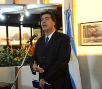 Capitanich reclama al Congreso un "repudio colectivo" contra Griesa por su "imperial expresión"