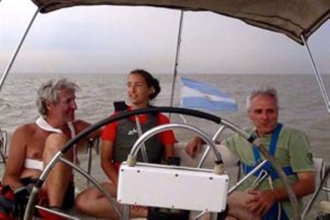 Suspenden la búsqueda de los argentinos desaparecidos en un velero en Brasil 