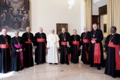 El Papa encabezó el encuentro de cardenales para la revisión de la composición de la curia