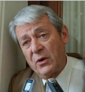 Kunkel: "Si no se puede derogar ninguna ley, disolvamos el Parlamento"