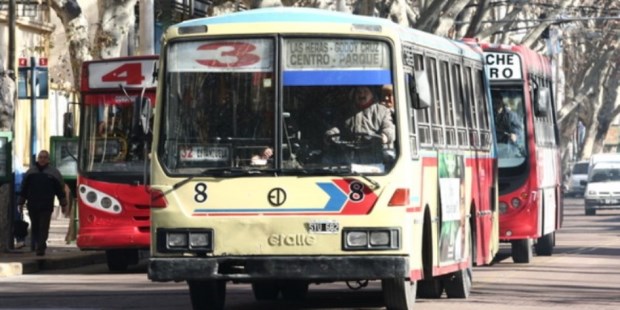 Cuestionan las subas en el transporte
