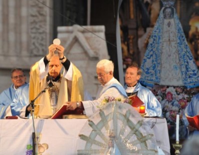 En Luján Poli pidió a la Virgen por un país "más fraterno"