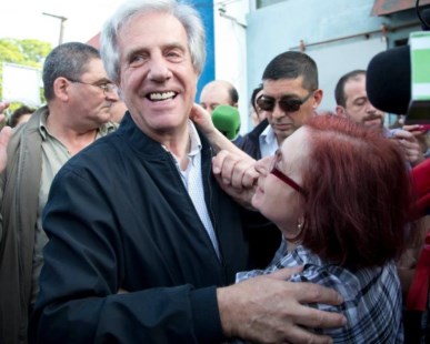 Tabaré Vázquez gana en Uruguay pero habrá segunda vuelta