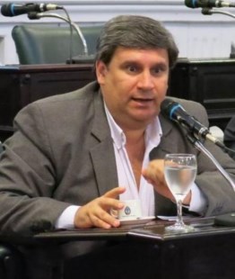 Balearon la casa de un senador provincial de Corrientes