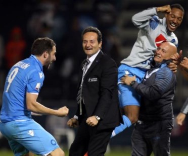 Higuaín y Tevez fueron figuras pero el Nápoli se llevó la Supercopa de Italia