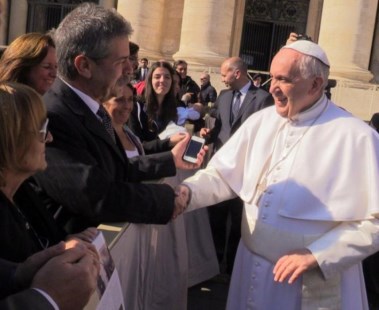 El Papa recibió a familiares de las víctimas de la AMIA: "De mí esperen todo"