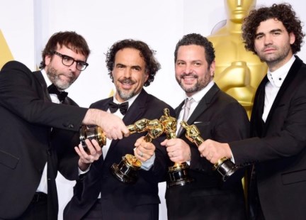 Los argentinos Armando Bó y Nicolás Giacobone se llevaron el Oscar por el guión de Birdman