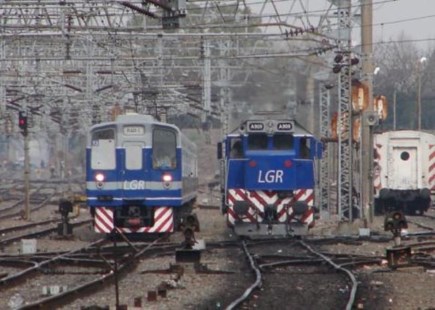 El Gobierno ordenó rescindir contratos con concesionarias de trenes