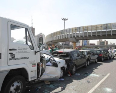 Siete heridos por un choque múltiple en la autopista 25 de Mayo ...