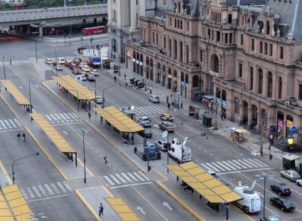 El paro se sintió fuerte en todo el país: no hubo colectivos, trenes y bancos
