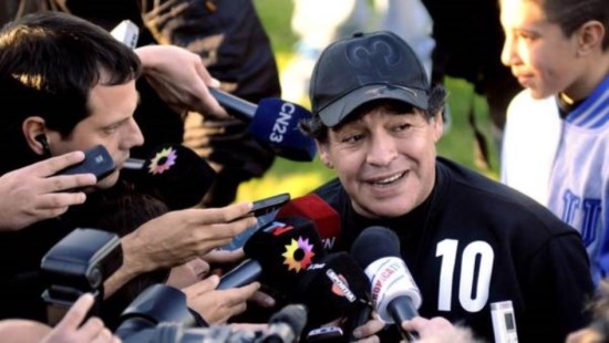 Maradona dijo que se presentará como candidato a presidente de la FIFA