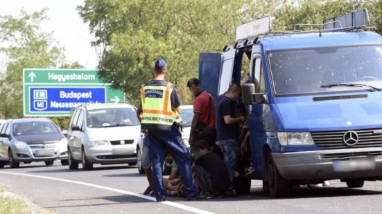 Extreman los controles en fronteras por "los camiones de la muerte" que trasladan inmigrantes