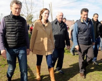 Una campaña sin propuestas ni debate, sólo lucha en el barro