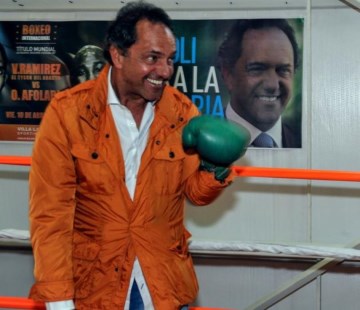 Scioli compite contra Macri, Massa y el cerco kirchnerista