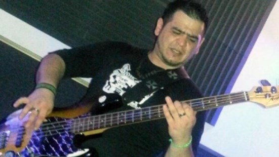 Rosario: murió electrocutado el bajista de una banda en pleno recital 