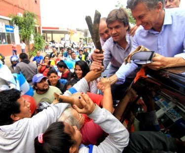Macri calificó de "caraduras" a quienes lo critican por los 90: "Kirchner y Parrilli defendieron privatizar YPF"