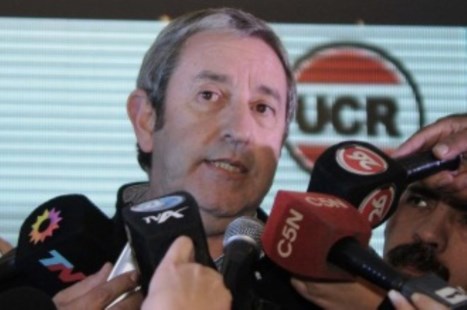 Para Cobos, "era innecesario el decreto, Macri tendría que haber llamado a extraordinarias"