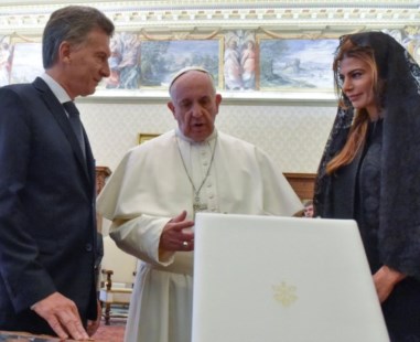Macri visitó al Papa quien llamó a la unidad de los argentinos