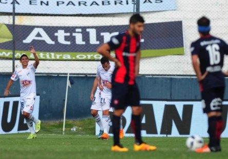 San Lorenzo tampoco pudo festejar en el torneo y cayó ante Quilmes 
