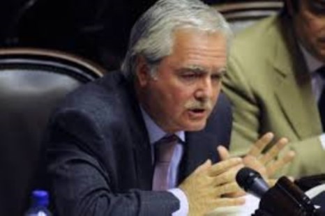 Pinedo admitió que se está atravesando "el peor momento" del Gobierno y que abril será "el peor mes"