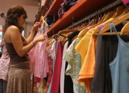 Las ventas de los comercios minoristas bajaron en junio 9,8 por ciento