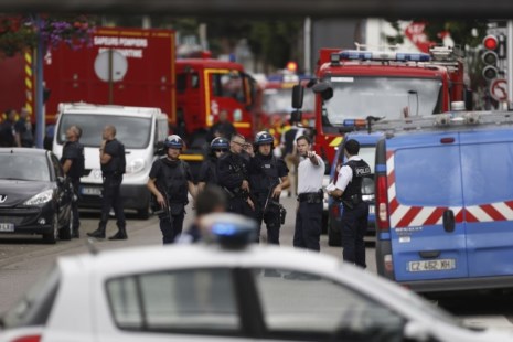 Ataque del EI en Francia: toman rehenes en una Iglesia y asesinan a un cura