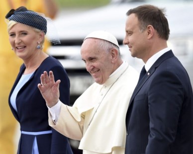 El Papa llegó a Polonia: "El mundo está en guerra"
