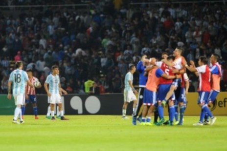 Argentina perdió ante Paraguay y sigue en zona de repechaje