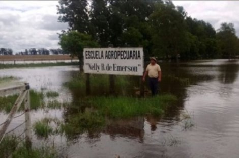 General Villegas: permanecen evacuadas 40 personas y 200 mil hectáreas inundadas