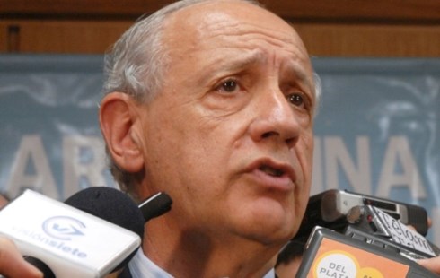 Lavagna advirtió que la política económica del Gobierno es una combinación de medidas del proceso y del menemismo