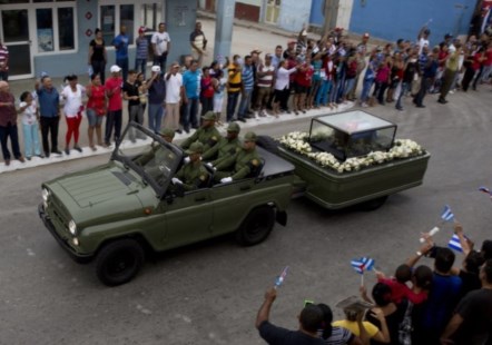 Los restos de Fidel Castro llegan a Santiago de Cuba