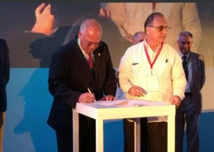 Ingeniero José María Dodds (presidente del Puerto La Plata) y Kurt Nagle (presidente de la AAPA).