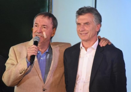 Macri encabezó un acto con Schiaretti: la Argentina volverá a "exportar energía" al mundo con el "histórico" acuerdo de Vaca Muerta 