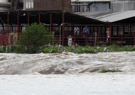 Inundaciones en Santa Fe: el gobernador confirmó que hay entre 500 y 600 evacuados 