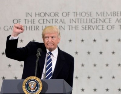 Trump visitó la CIA y manifestó su apoyo total a los servicios de inteligencia