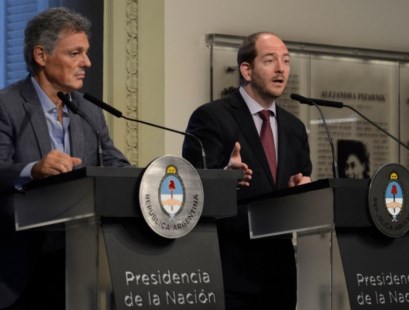 Desde febrero se deberá "diferenciar el precio al contado" de los productos de su costo financiado en cuotas