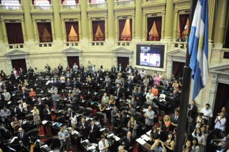 El Congreso debate el decreto que estableció cambios migratorios