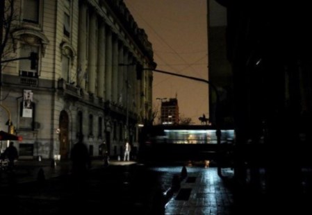 Más de 40.000 personas seguían sin luz en el área Metropolitana 