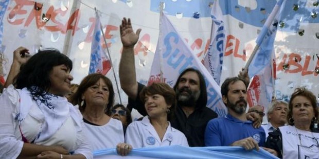 Docentes, judiciales y médicos bonaerenses paran en apoyo de sus demandas en coincidencia y adhesión a la jornada de protesta de las dos CTA.