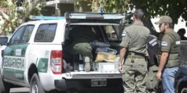 Un comisario y cinco policías de San Juan fueron detenidos por drogas