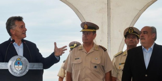 El presidente Mauricio Macri felicitó al gobernador de Corrientes, Ricardo Colombi.