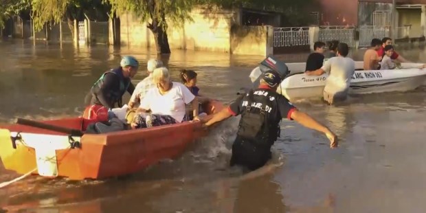 Varias familias perdieron su vivienda tras el temporal que afectó a Comodoro Rivadavia.