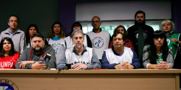 Los gremios que integran la Mesa de Unidad Sindical (MUS) de Santa Cruz denunciaron y repudiaron la "salvaje represión" registrada anoche.