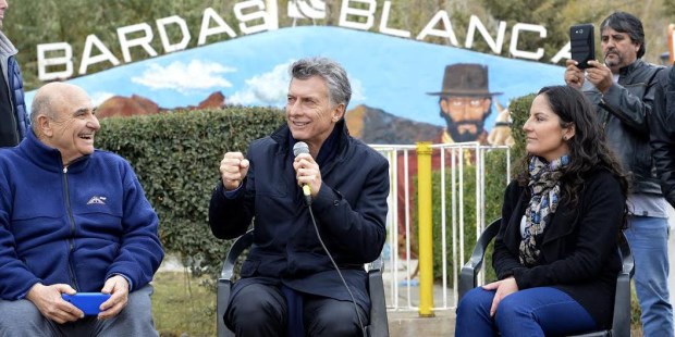 Mendoza: Mauricio Macri charló con jubilados de la localidad de Bardas Blancas.