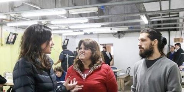 La ministra de Desarrollo Social visitó la Cooperativa "Nueva Generación", de Wilde.