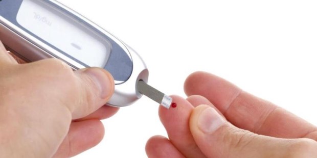 La hipoglucemia ocurre cuando el nivel de insulina excede el que el organismo necesita, lo que hace que los niveles de glucosa en sangre se encuentren por debajo de los valores normales.