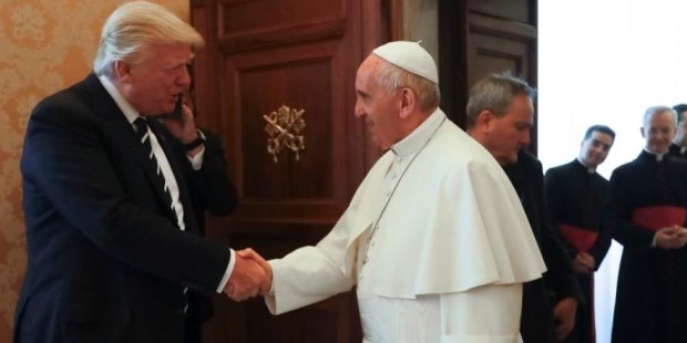 La Santa Sede aseguró que en el encuentro se "intercambiaron puntos de vista sobre algunos temas de la actualidad internacional y de la promoción de la paz en el mundo a través de la negociación política y el diálogo interreligioso.