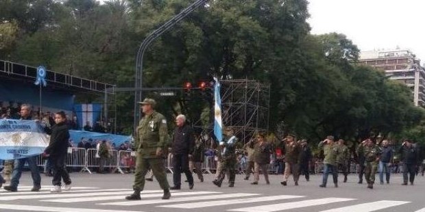 Ex combatientes de Malvinas en el desfile militar.