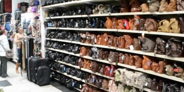 Marroquinería, uno de los rubros más afectados por la caída del consumo.