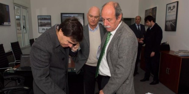 El ministro de Producción bonaerense habló con las autoridades del Puerto La Plata entre otros temas de la capacidad operativa de las terminales del Puerto.